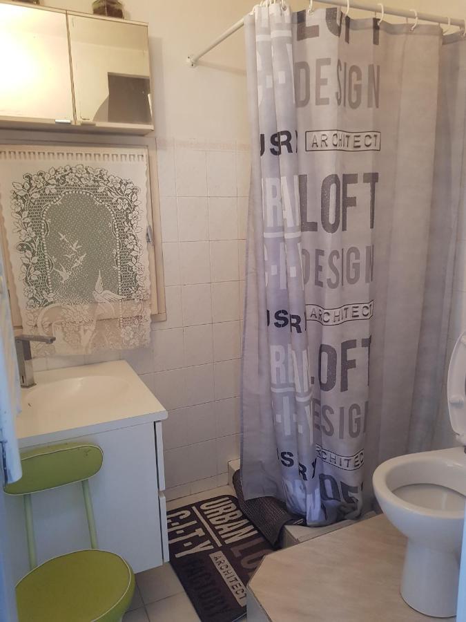 Studio Pour 3 Personnes Au Calme Dans Villa Νίκαια Εξωτερικό φωτογραφία