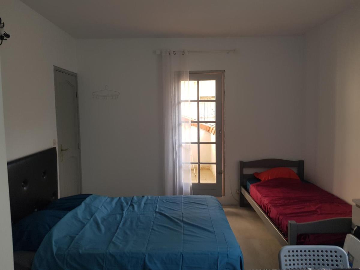 Studio Pour 3 Personnes Au Calme Dans Villa Νίκαια Εξωτερικό φωτογραφία