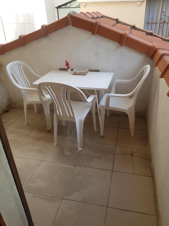 Studio Pour 3 Personnes Au Calme Dans Villa Νίκαια Εξωτερικό φωτογραφία