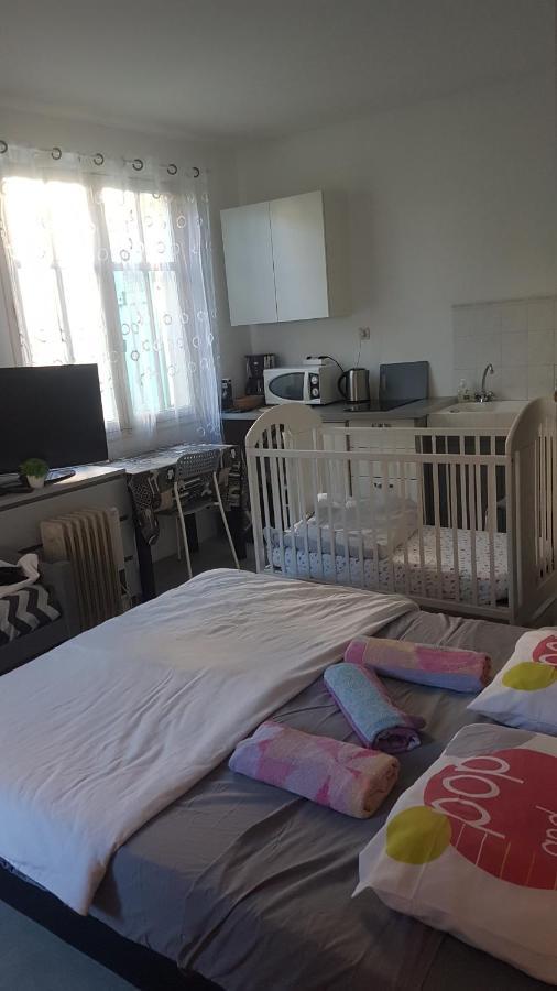 Studio Pour 3 Personnes Au Calme Dans Villa Νίκαια Εξωτερικό φωτογραφία